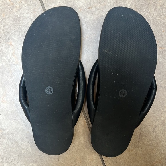 Universal Thread Flip Flops - Picture 3 of 3